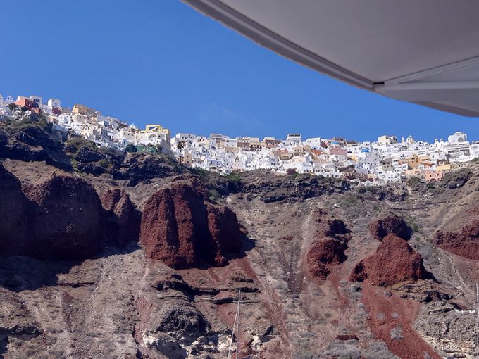 海側からのサントリーニ島