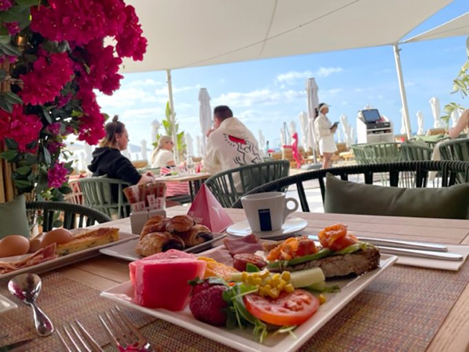 モーニングビュッフェ