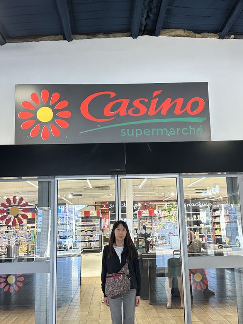 スーパーCasinoでお土産を爆買い！