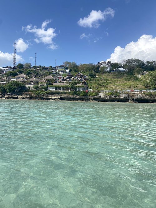 海が美しいレンボンガン島