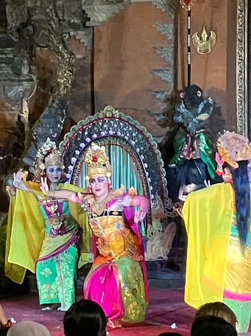 ウブド王宮でバロンダンス