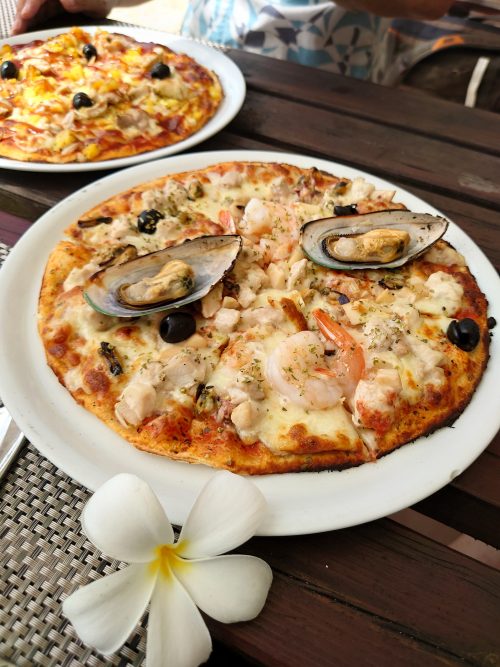 ランチはピザを食べました♪