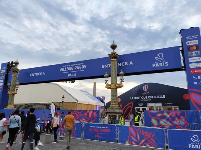 ラグビーW杯真っ只中のコンコルド広場