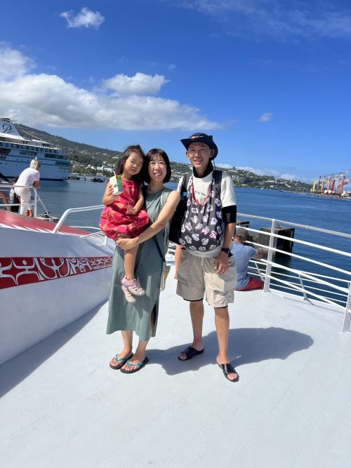 パペーテからフェリーで約30分