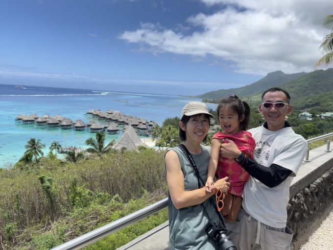 ビュースポットから水上コテージを見下ろして