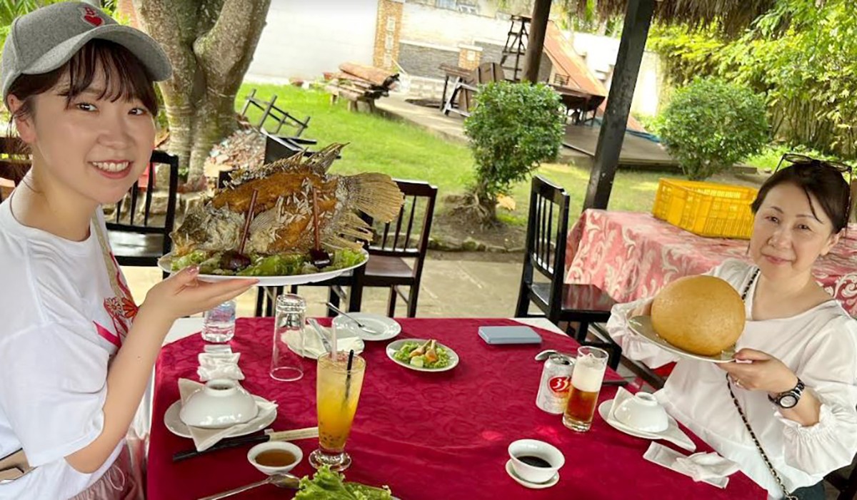 メコン川クルーズの昼食