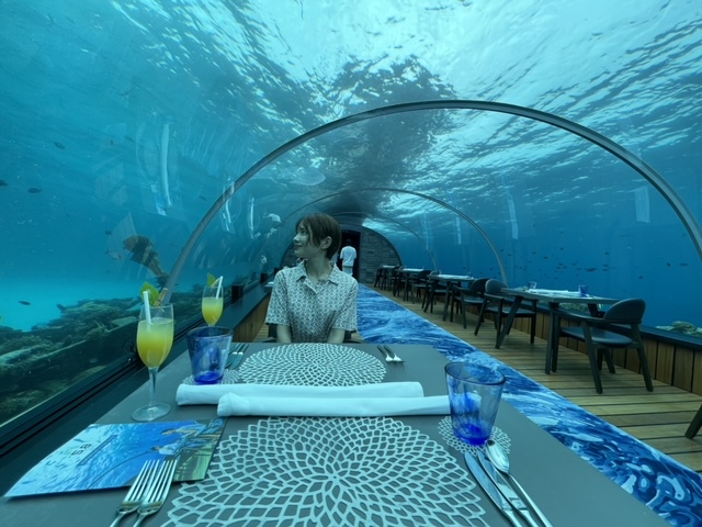 憧れの水中レストラン。沢山の魚が見れて奥さんもうれしそうでした。