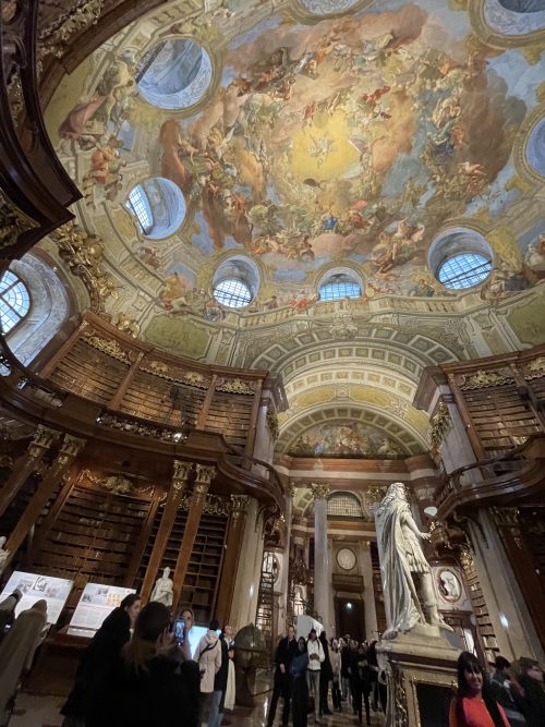 世界で一番美しい図書館