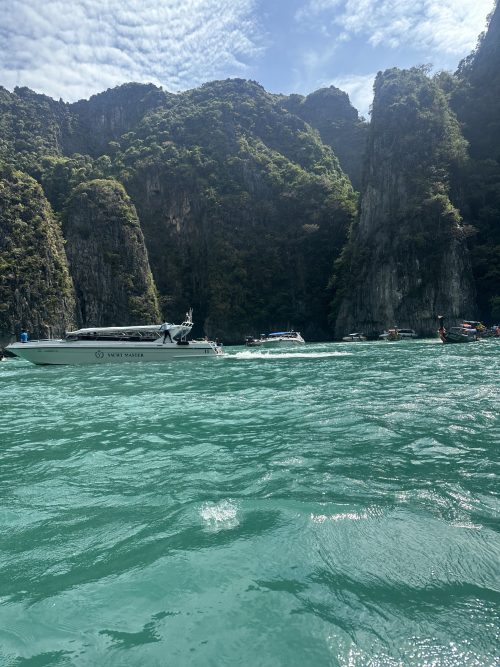 ピピ島ツアー「ピレラグーン」