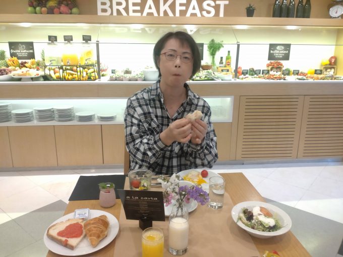 セルスリボリランブラスの朝食