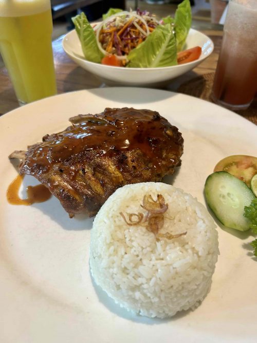 ガイドさんオススメのお店「liga Warung」