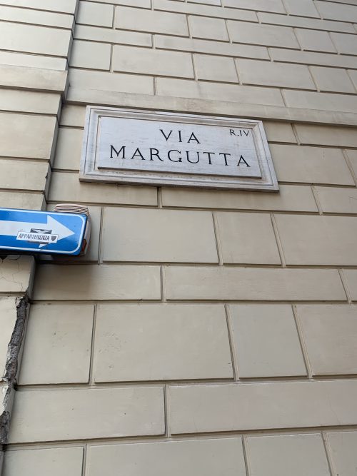 マルグッタ通りで撮影