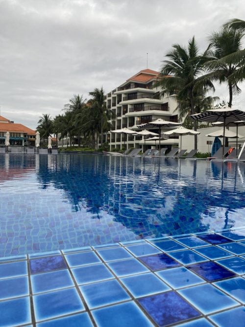 プルマン ダナン ビーチ リゾート プール