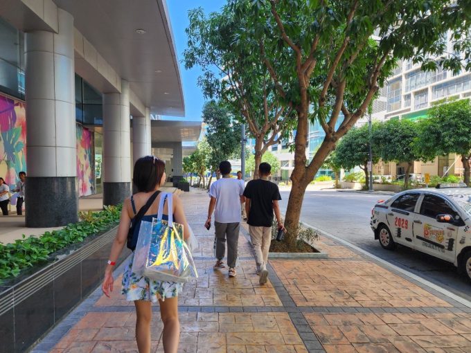 マクタンニュータウンは道路が整っていて、きれいでした