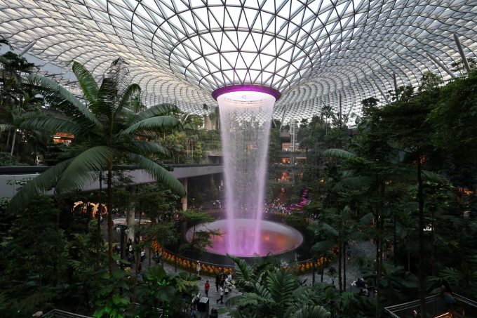 チャンギ空港「Jewel」滝