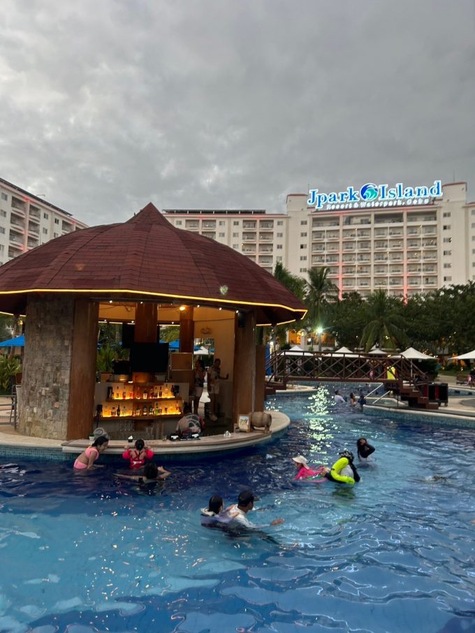 Jパークアイランドのプール