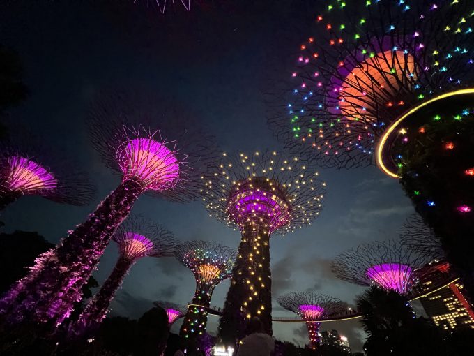 ガーデンバイザベイのガーデンラプソディ 日本でお馴染みの上を向いて歩こうが流れます！