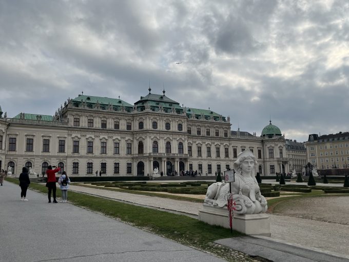 ヴェルべデーレ美術館でクリムトの絵を鑑賞