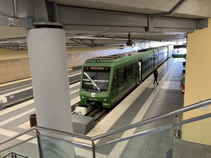 モンセラット修道院に向かう歯車式列車