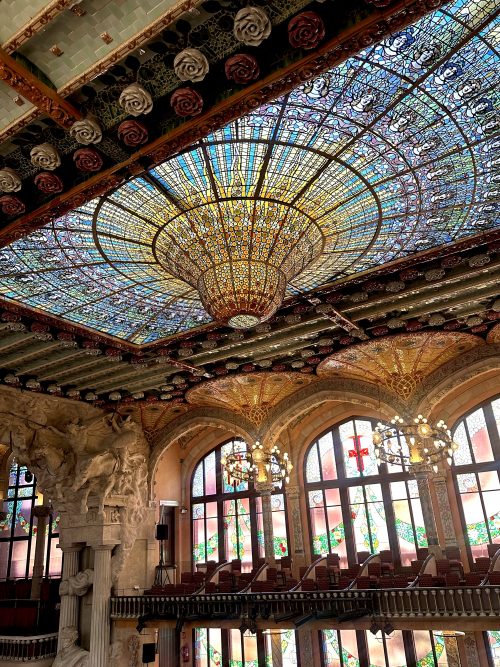 「カタルーニャ音楽堂」のステンドグラス