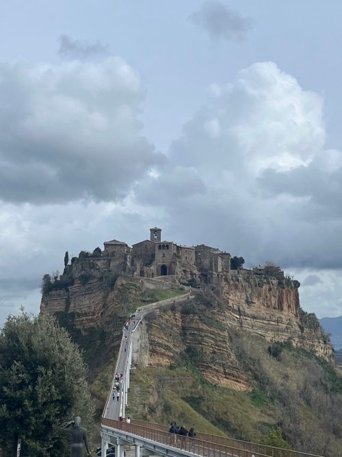 天空の街「チヴィタ」