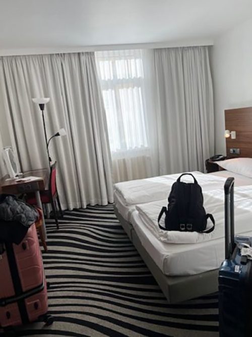 ホテルは「メルキュールウィーンウエストバーンホフ」