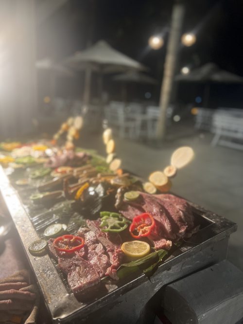 ホテル内のレストランOCEANで食べたBBQスタイルのディナー