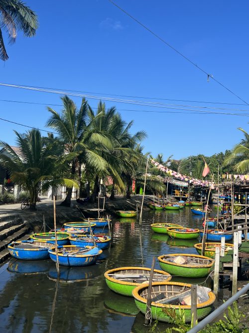 カラフルなココナッツボート