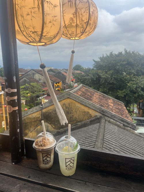 ホイアンで訪れたカフェにて