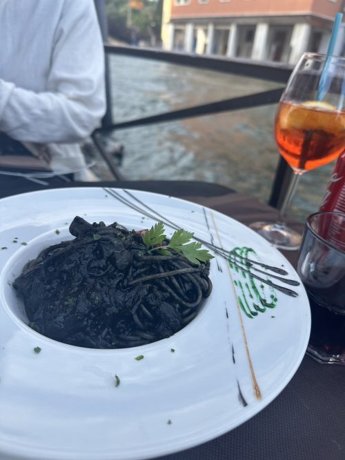 美味だったrio novo veniceのイカ墨パスタ