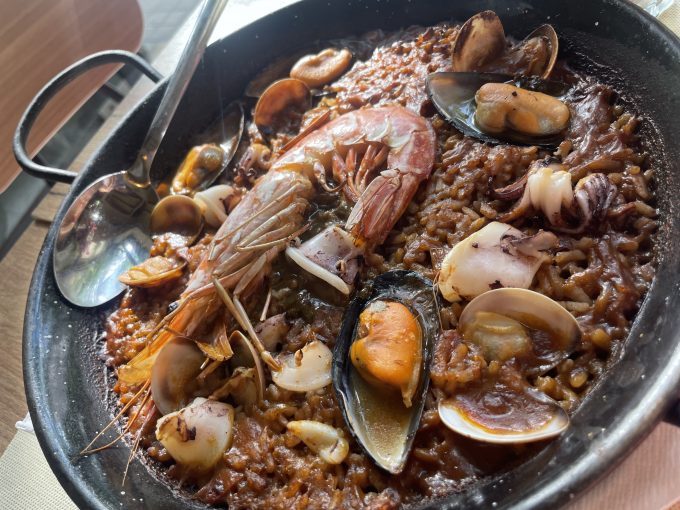 「Tuscania Food & Wine」のシーフードパエリア