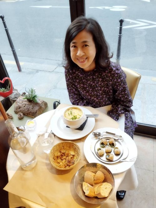 ブラッセリー「FLORENTIN」での食事風景