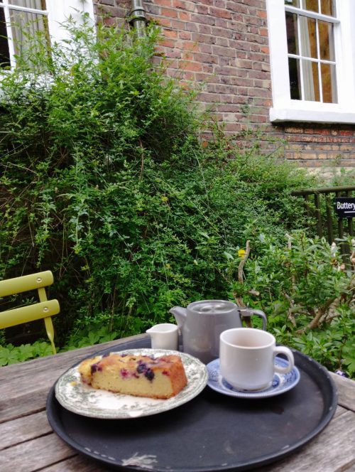 バタリーカフェ