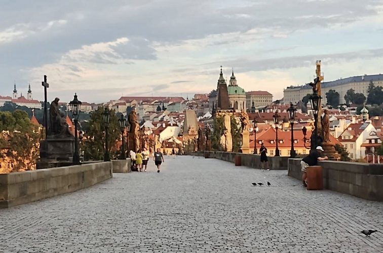 カレル橋からのプラハ城