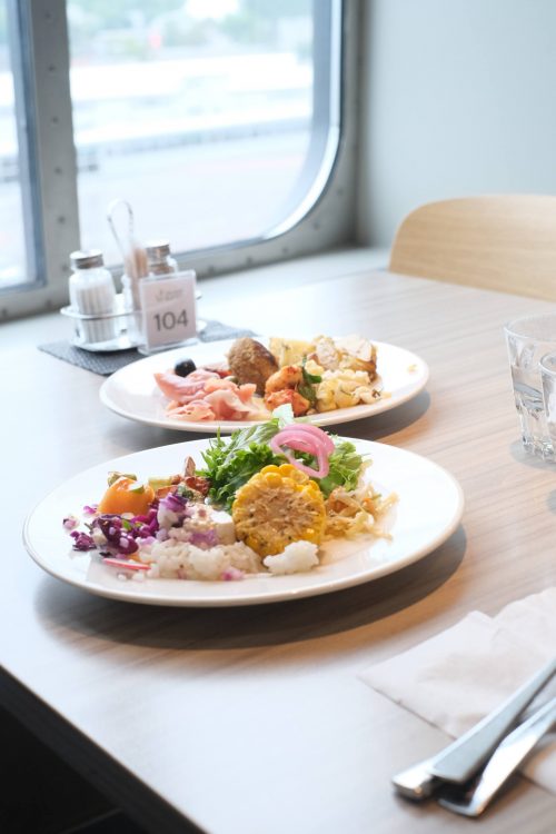 フェリーでの食事