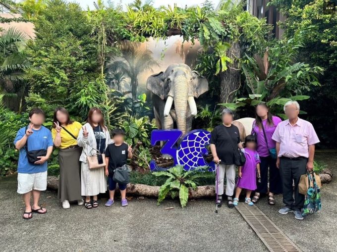 家族で記念撮影