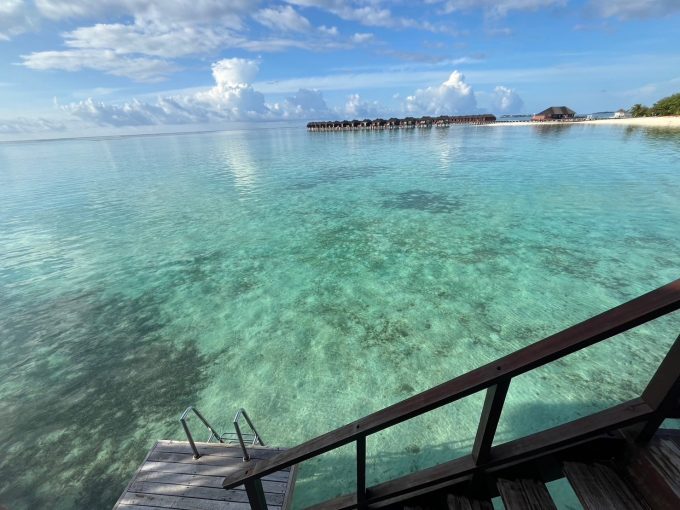 水上コテージのデッキから海への入水ポイントになります。