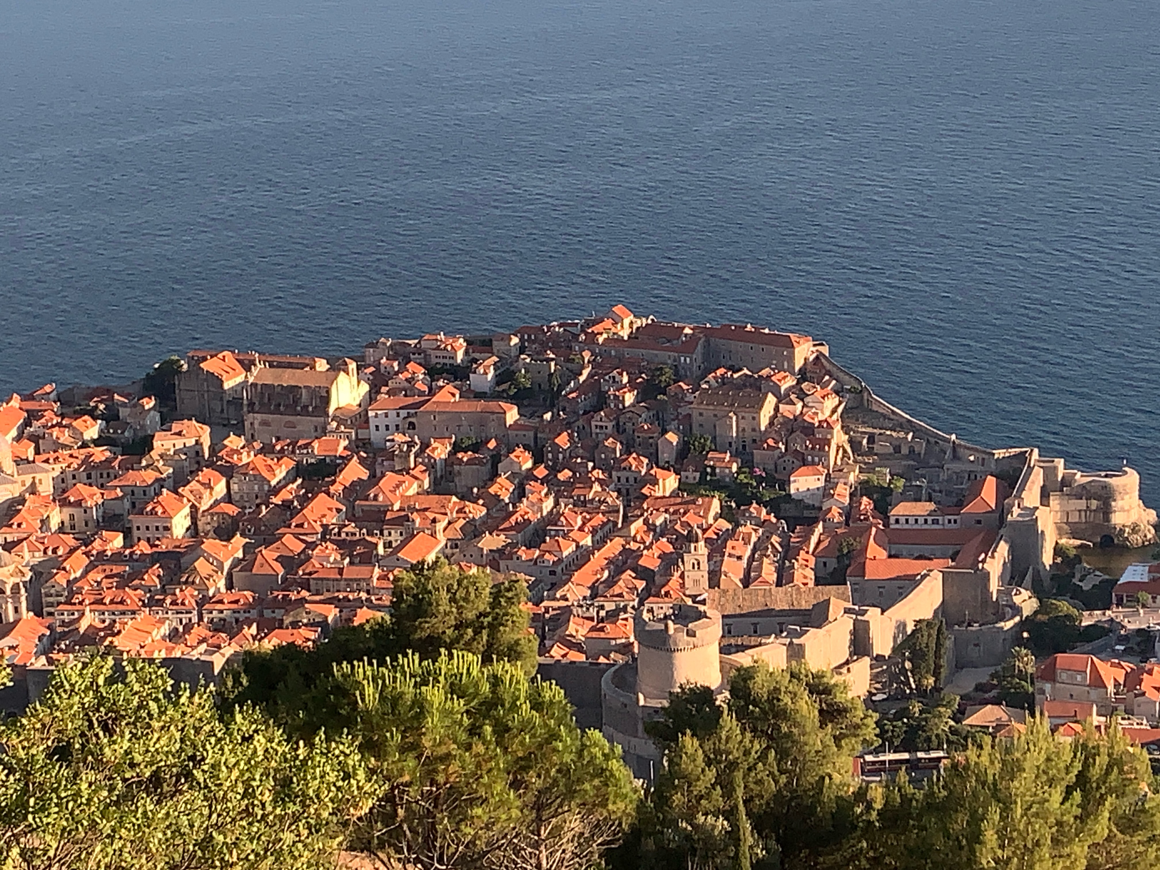 スルジ山から眺めるドブロブニク旧市街の眺め