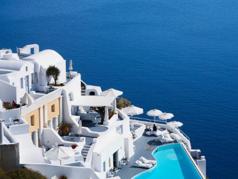 サントリーニ島：カティキエス ザ ホテル 外観