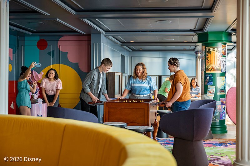 ディズニー・ウィッシュ号内の14歳～17歳が対象の専用スペース「ヴァイブ」