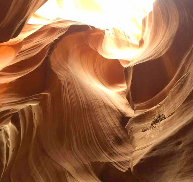 高野人母美inアンテロープキャニオン