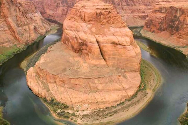 高野人母美inホースシューベンド