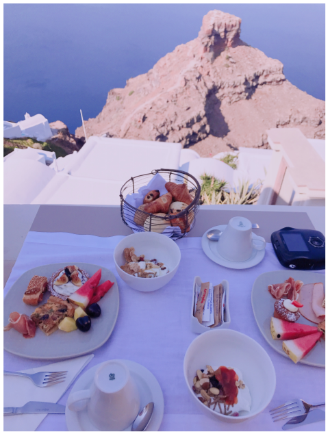 サントリーニ島の朝食