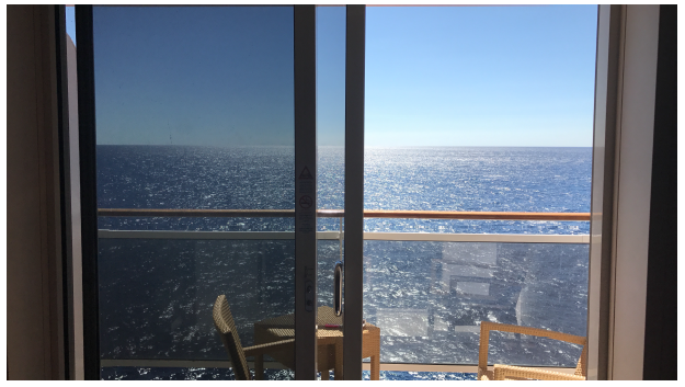 テラス付きで、これがなんとも贅沢