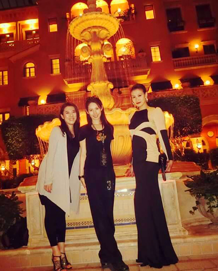 MGMグランドの前で記念撮影